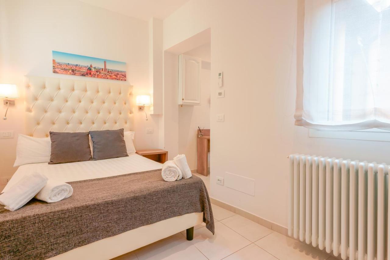 Bed and Breakfast Attico Di Via D'Azeglio à Bologne Extérieur photo