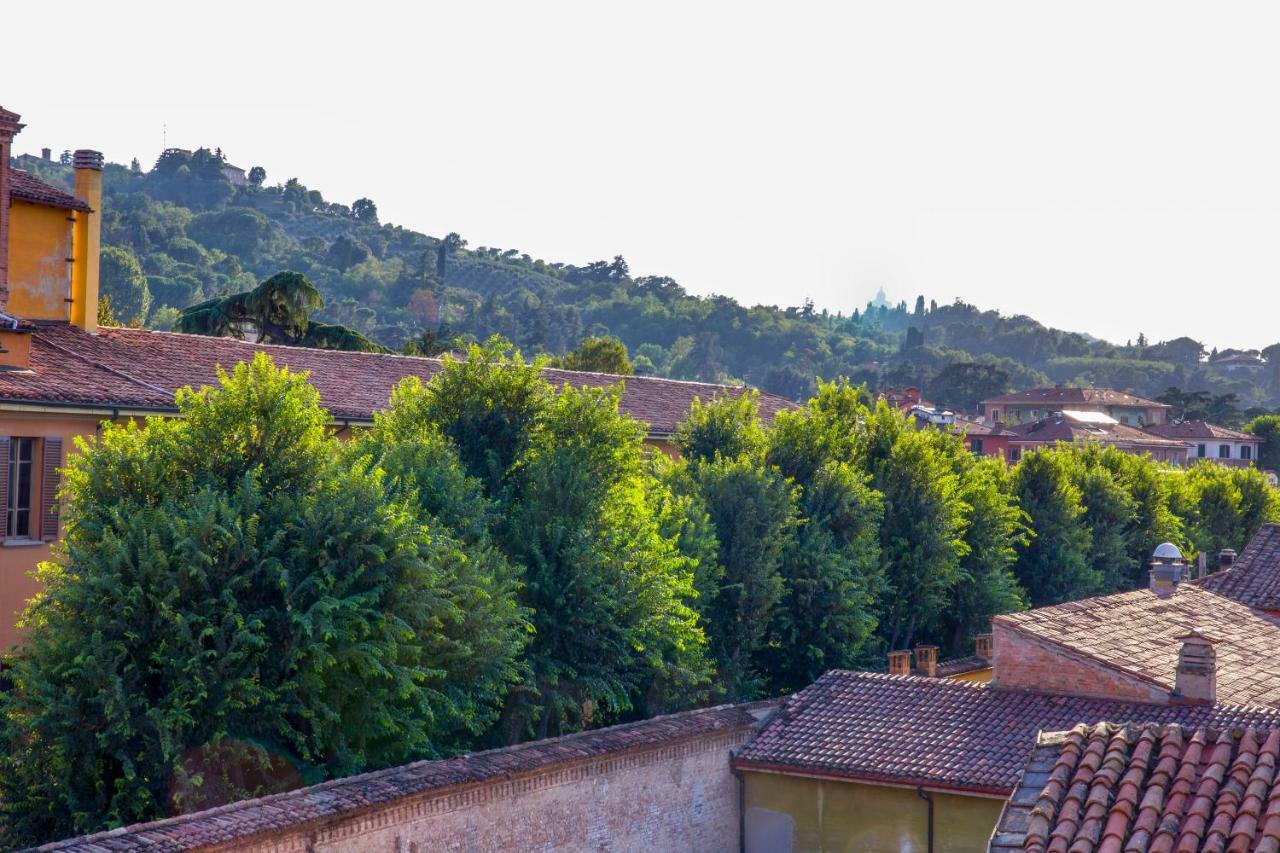 Bed and Breakfast Attico Di Via D'Azeglio à Bologne Extérieur photo